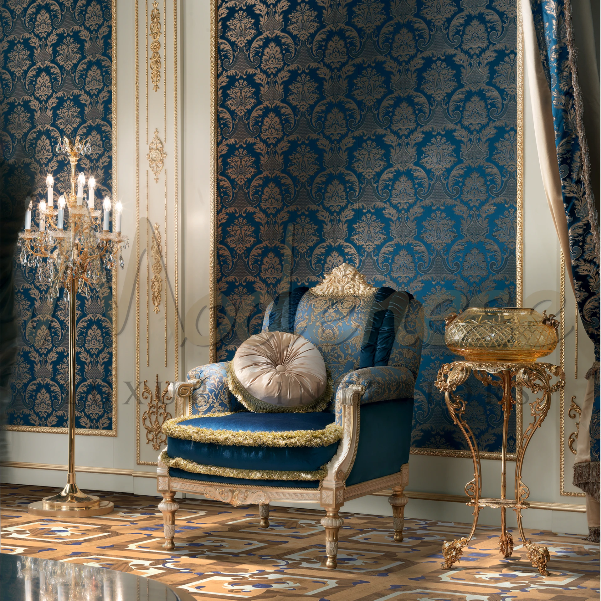 Opulent and functional, this classic vase stand showcases the lavishness of Baroque style in modern homes