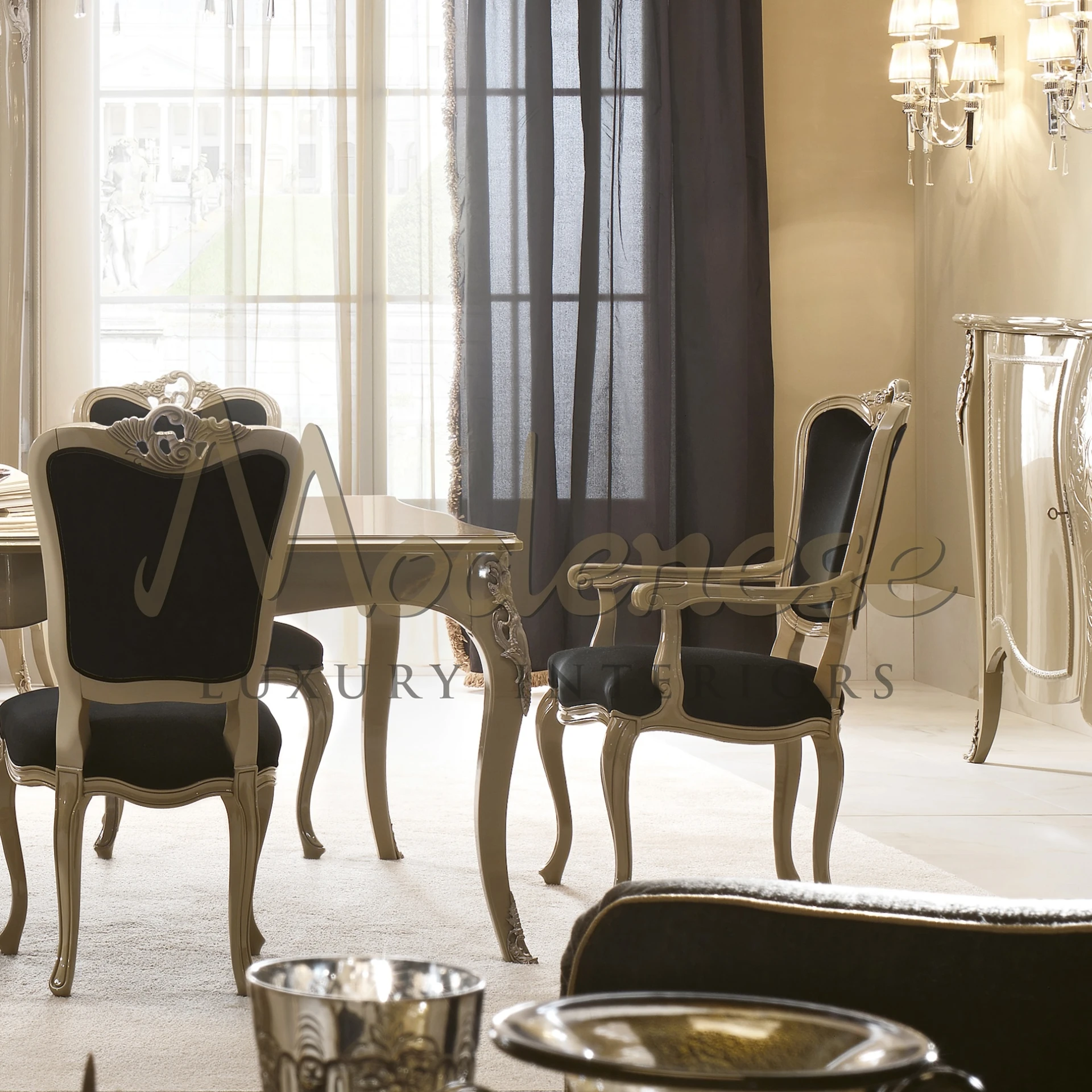 Chaise Noble avec accoudoirs