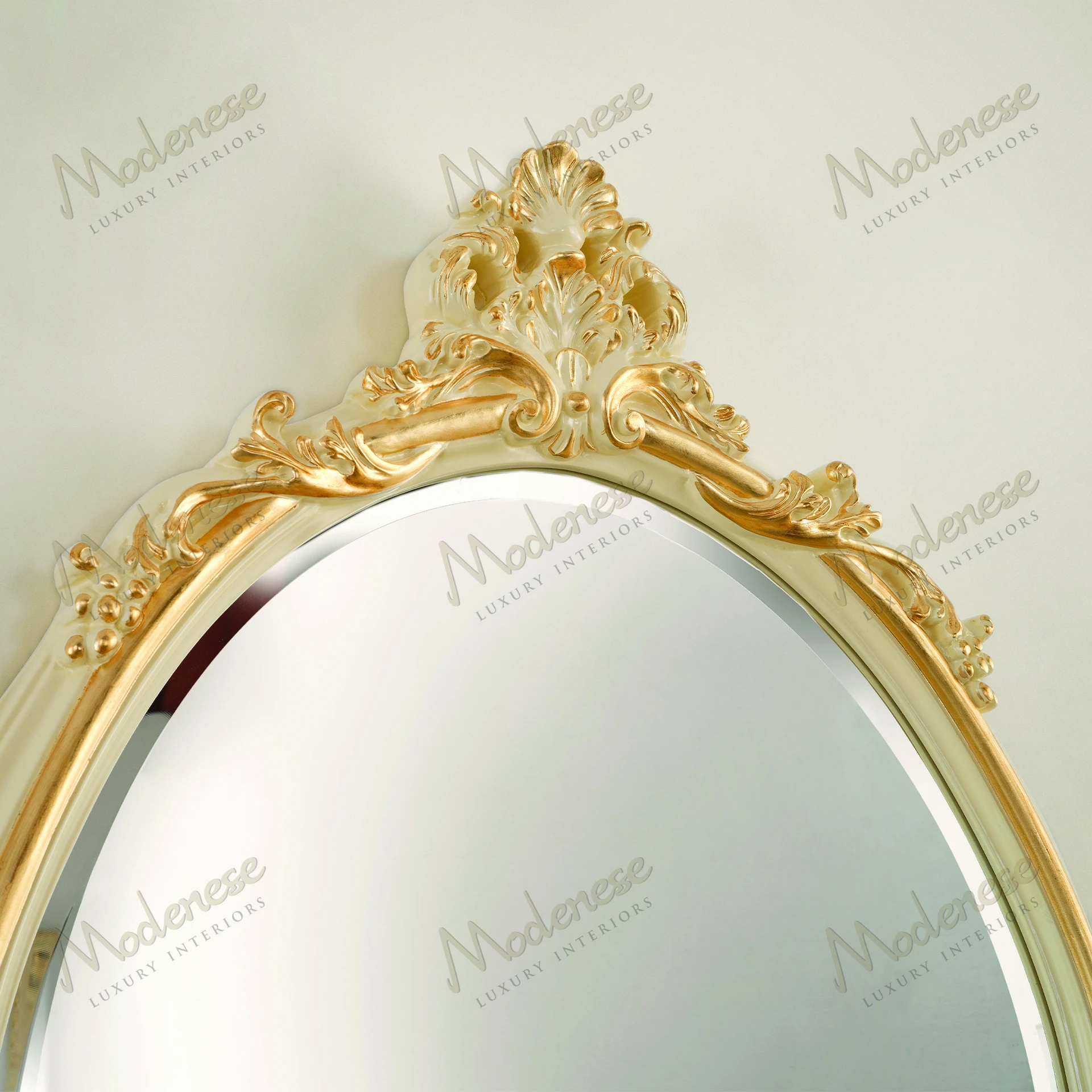 Elegant round mirror with an ivory lacquered frame and gold leaf details, offering a luxurious touch No fabric included	Round mirror with a wooden frame, contemporary design, no fabric Ideal for modern spaces, enhancing light and depth