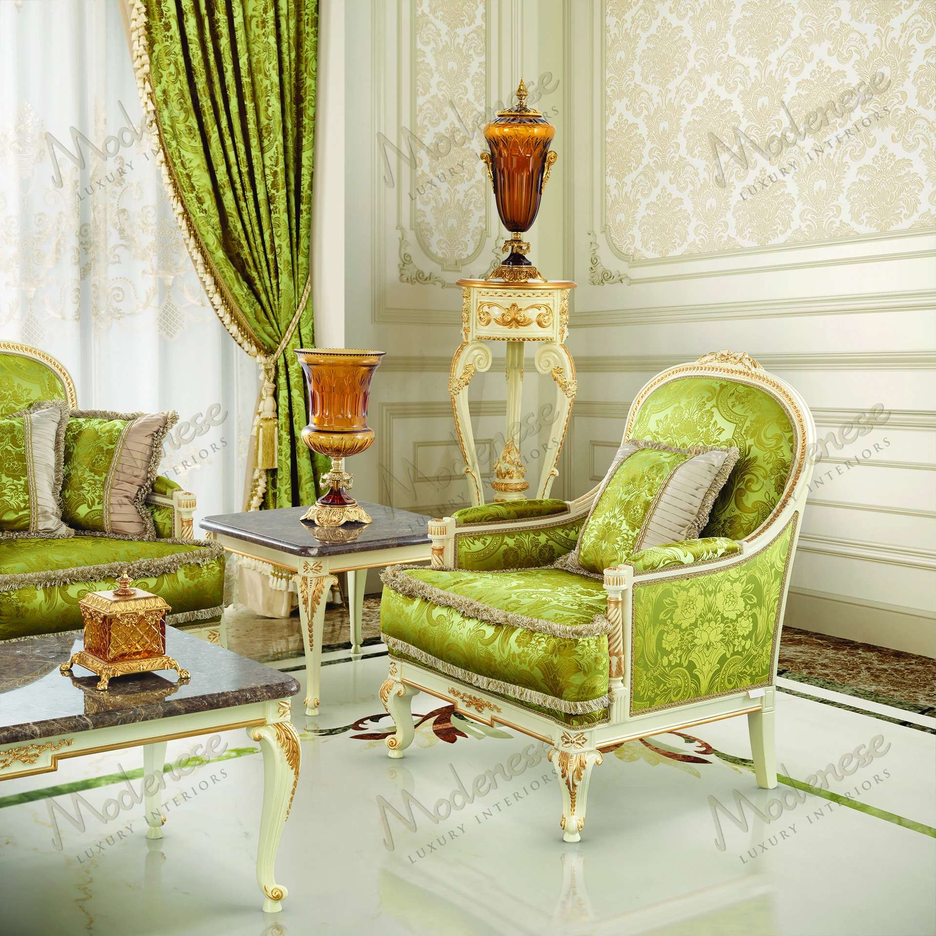 Rubino Delight Vase Stand