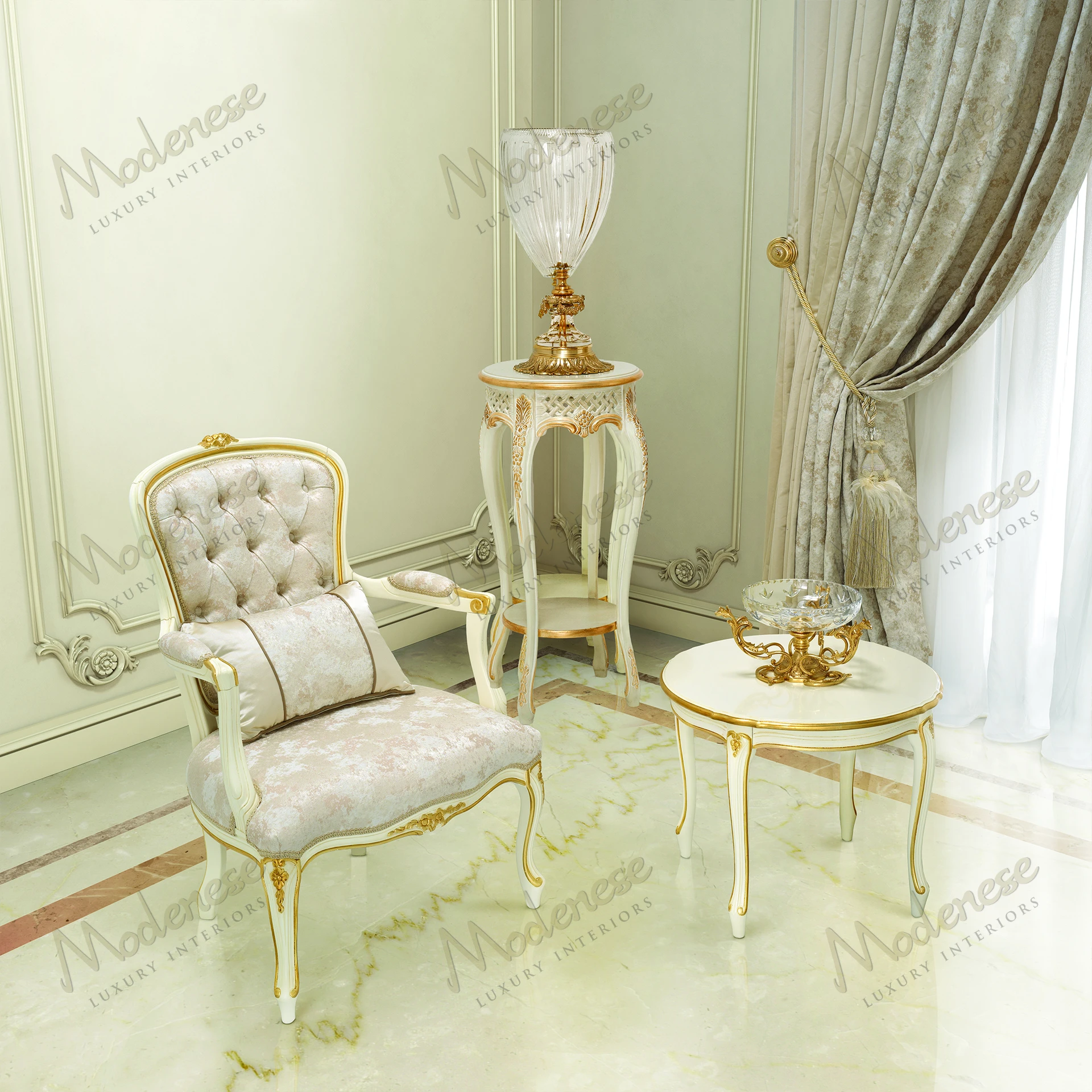 Pearl Luxury Vase Stand, wood structure, smooth surface, cozy texture, ivory lacquered finish, gold leaf details