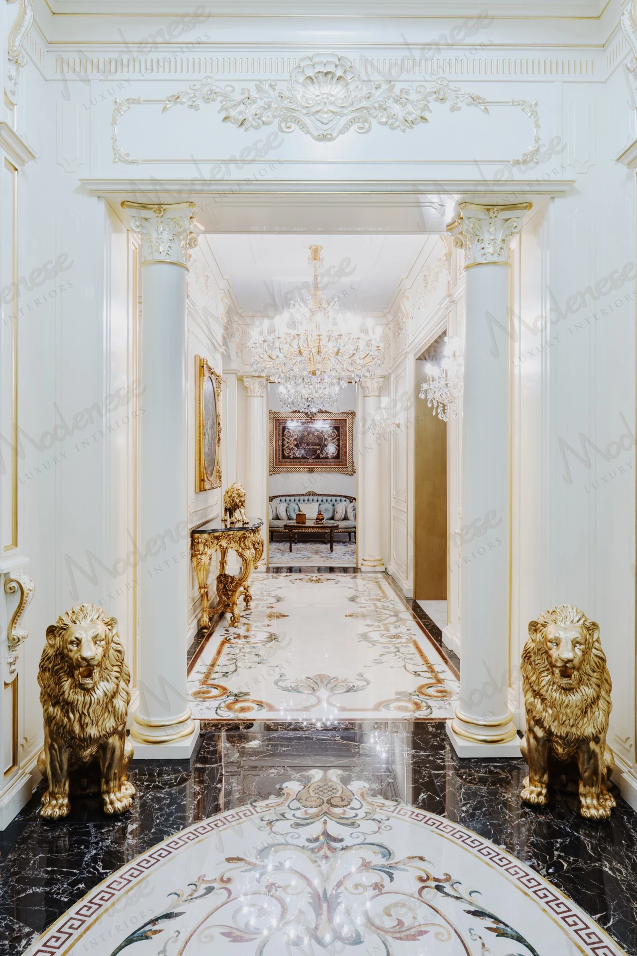 Luxury classic animal sculpture in a radiant gold finish
