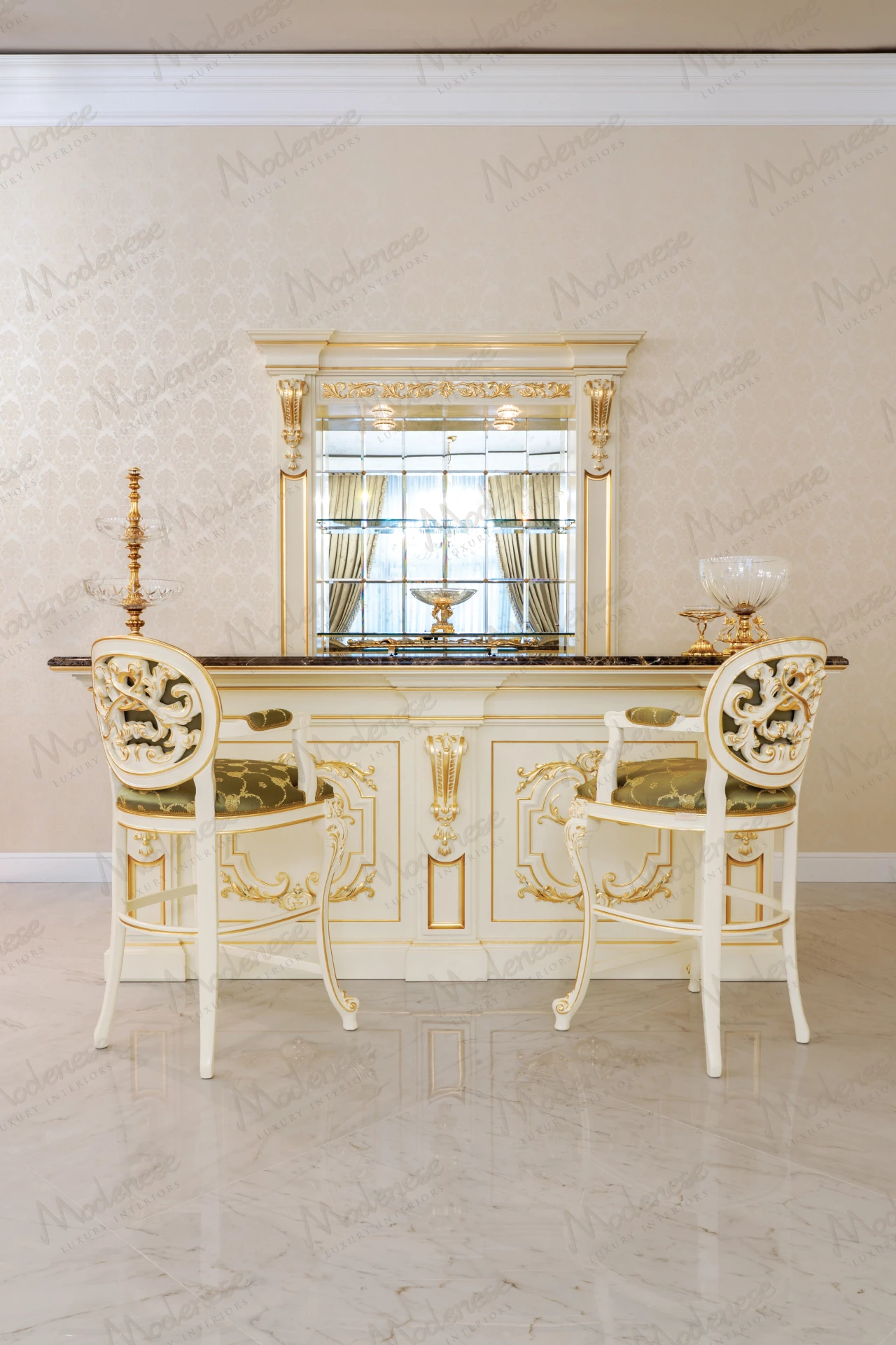 Classic Italian bar stool with carved frame