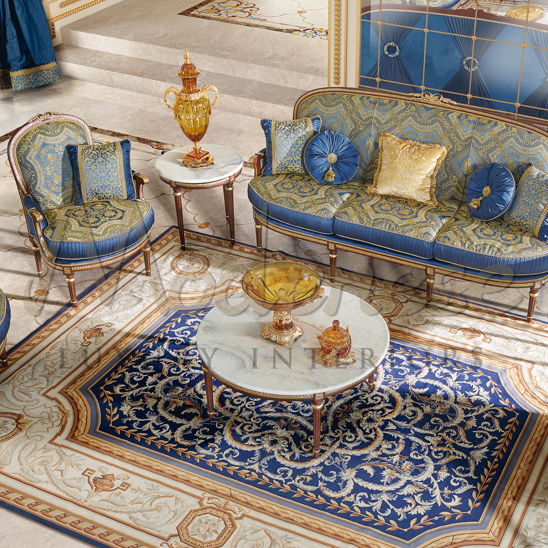 Elegant round side table featuring Cappuccino Onyx top and baroque style, a testament to classic interior design and Italian craftsmanship.