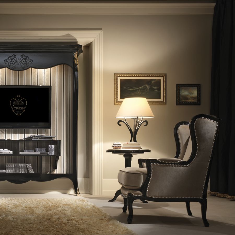 A sophisticated dining room ensemble from the Prestige Decor line, with a sleek oval table and elegantly curved chairs embodying modern Italian furniture.