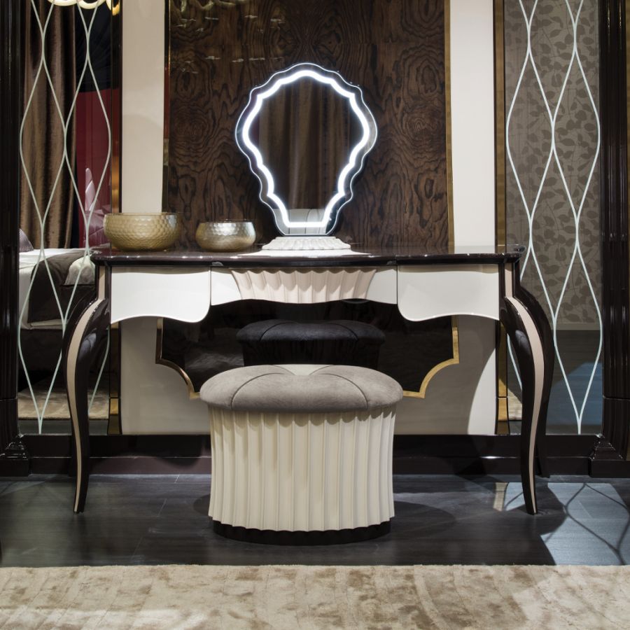 Detailed view of a bespoke bed's headboard, showcasing the dramatic, linear grain of polished Makassar wood in a luxurious bedroom decor scheme.